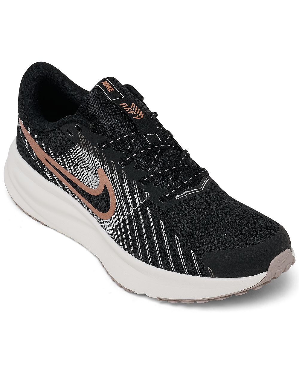 Nike Женские беговые кроссовки Run Defy