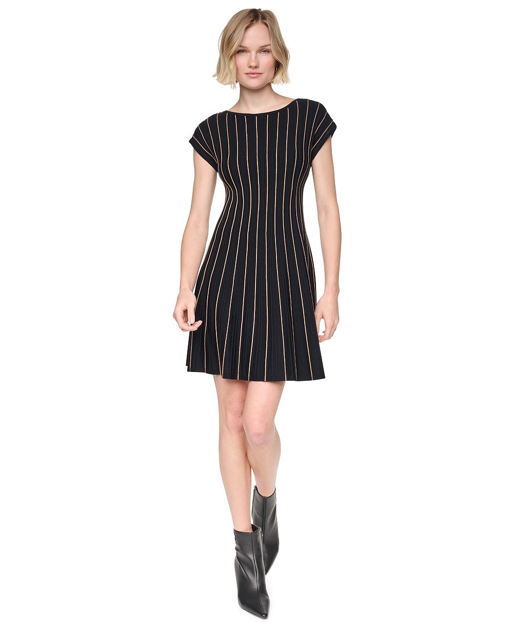 Женское платье DKNY с ребристым кроем и расклешенным подолом и коротким рукавом