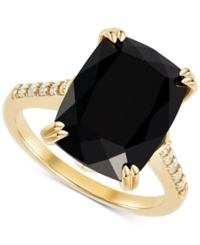 Macy's Кольцо Statement с Onyx (7-1/2 ct. t.w.) и кубическим цирконием, позолоченное серебро 14k Gold-Plated Sterling Silver