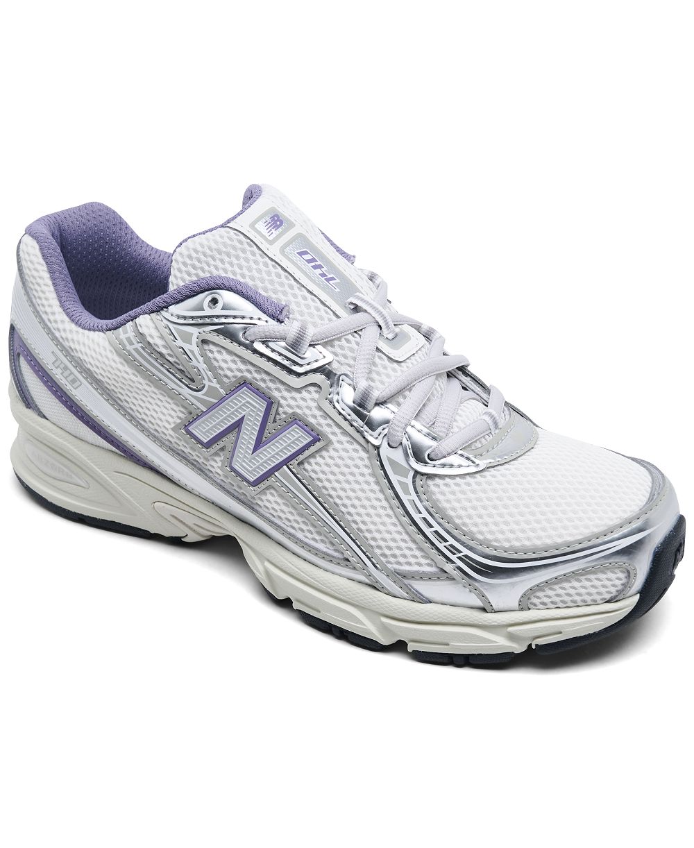 New Balance кроссовки 740 от Finish Line