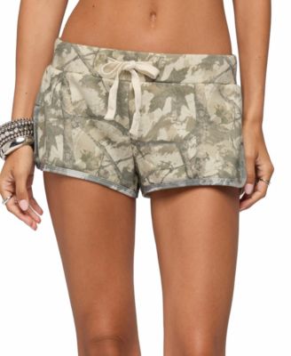 Edikted Женские шорты из футера с принтом Camo, 2" inseam