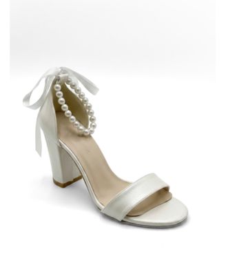 Женские босоножки Forever and Always Shoes Althea Pearl с ремешком