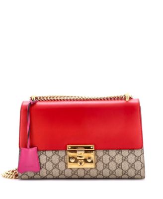 Б/у сумка Gucci Padlock среднего размера через плечо из лакированного канваса GG и кожи с тиснением