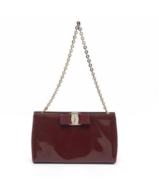 Б/у клатч Salvatore Ferragamo Miss Vara из лакированной кожи с бантом и цепочкой через плечо