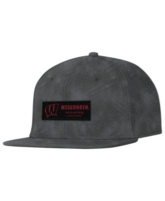Men's Under Armour Charcoal Wisconsin Badgers Freedom Collection ArmourFuse Snapback Hat