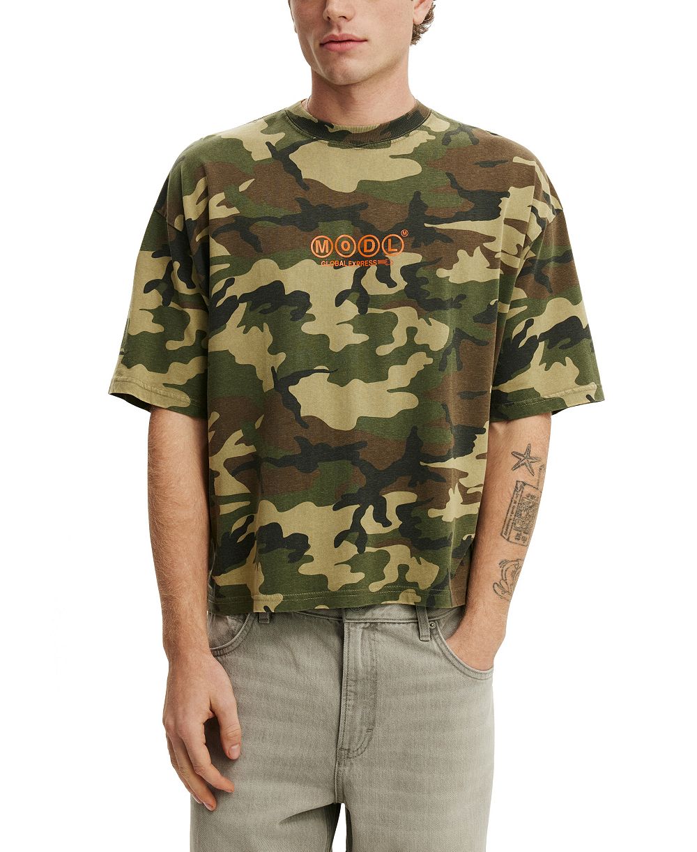 COTTON ON Men's Cropped Fit Graphic T-Shirt