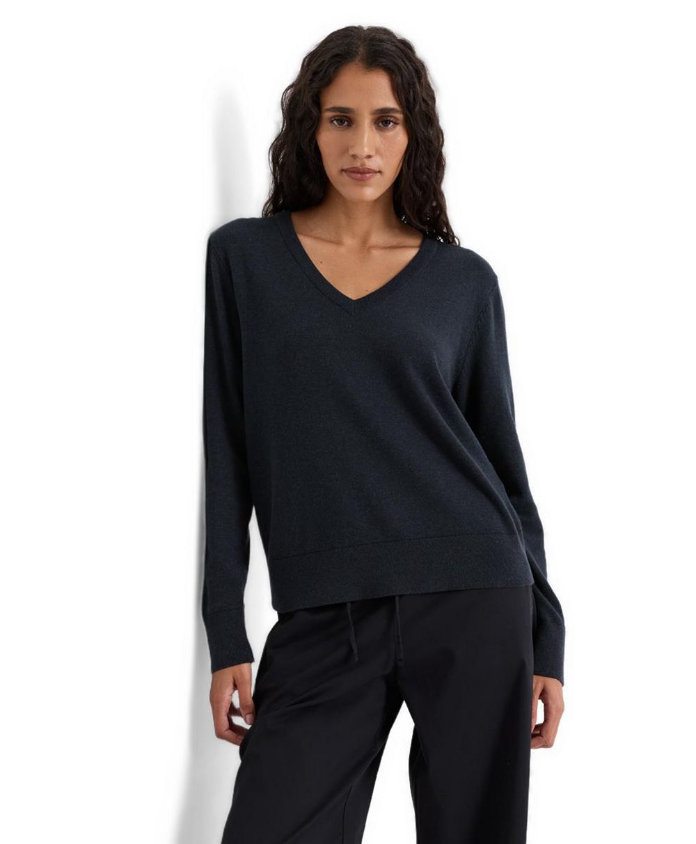Pact Women's Essential Long-Sleeve V-Neck Sweater