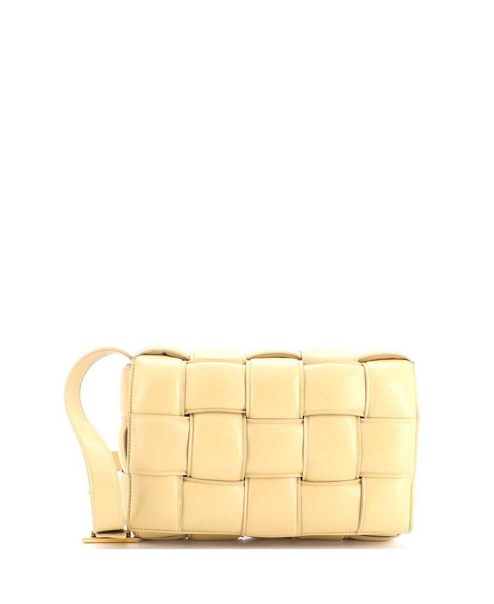 Pre-Owned Bottega Veneta Кожаная сумка-кроссбоди Cassette Maxi с мягкой набивкой и плетением Intrecciato