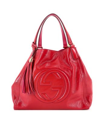 Средняя сумка Gucci Soho через плечо из лакированной кожи