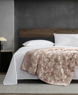 Kenneth Cole New York плед из плюша с выцветшим цветочным узором, 60" x 50"