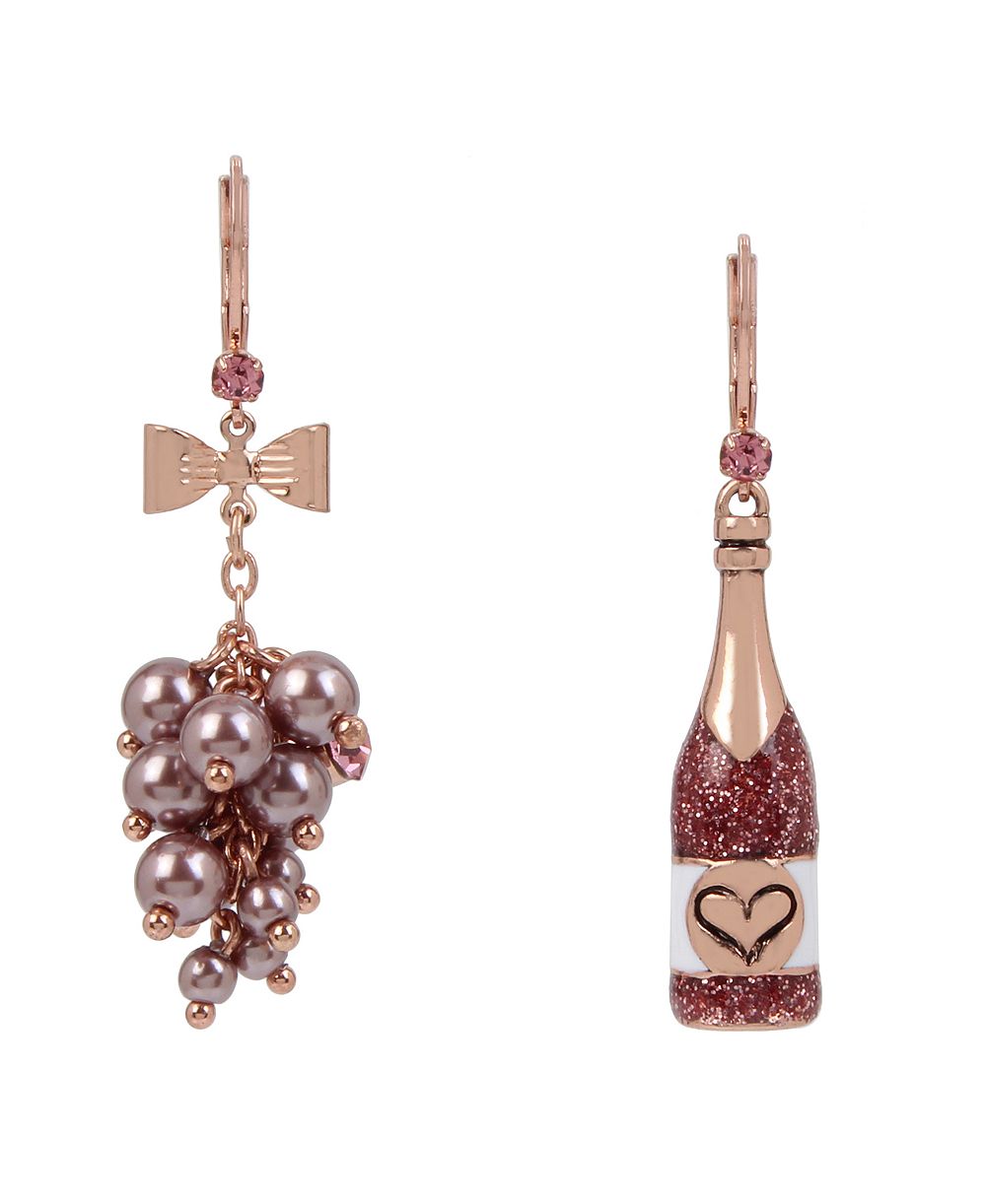 Серьги-капли Betsey Johnson с имитацией жемчуга и стеклянными кристаллами, разные по дизайну