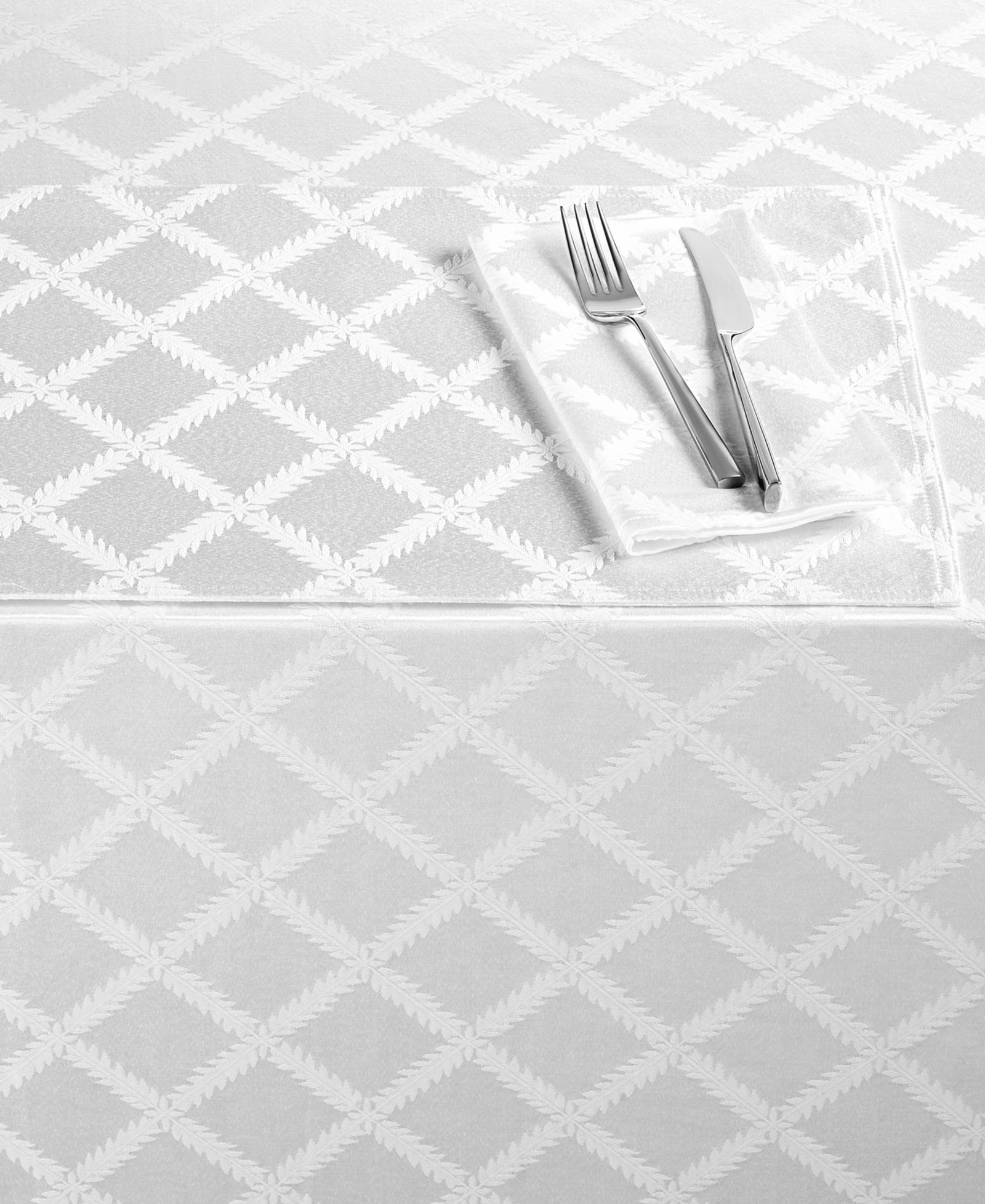 Lenox Laurel Leaf 70" x 122" Tablecloth