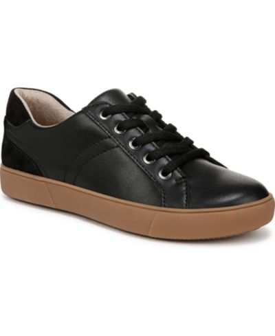 Black Leather/Gum Sole