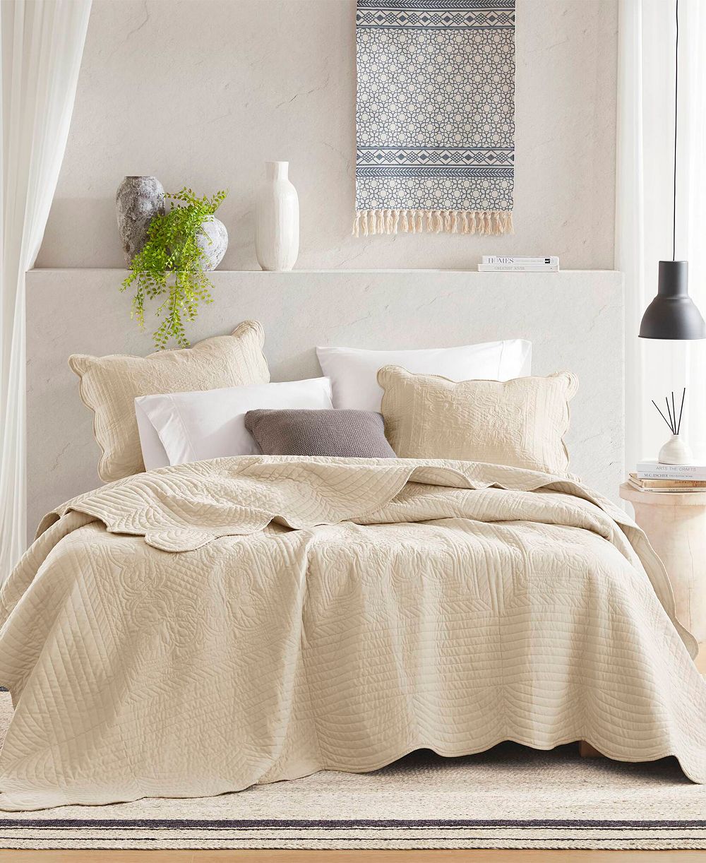 Madison Park Tuscany Reversible Scalloped Edge 3-Pc. Quilt Set, Full/Queen