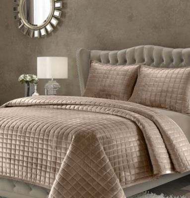 Tribeca Living Florence Velvet Solid Oversized Quilt Set, Twin
