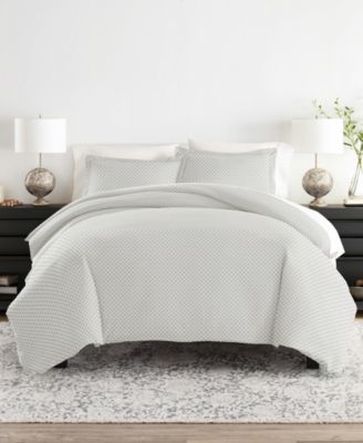 Grey Quatrefoil