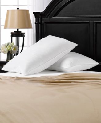 Подушка Ella Jayne Signature Plush Allergy-Resistant, Queen