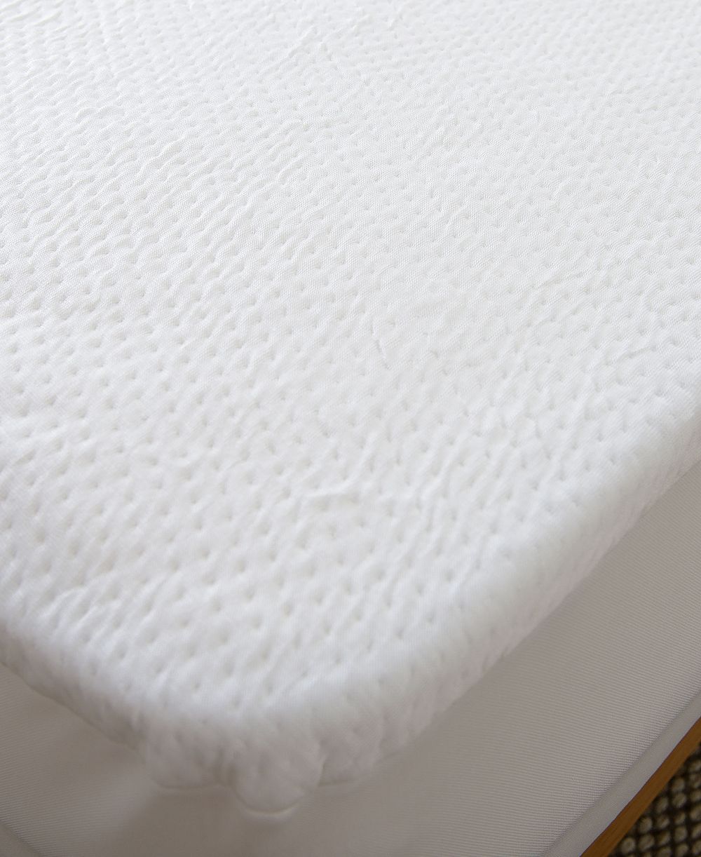 Натяжная простыня-наматрасник Cheer Collection Ultra Soft Air Flow Fabric Waterproof King