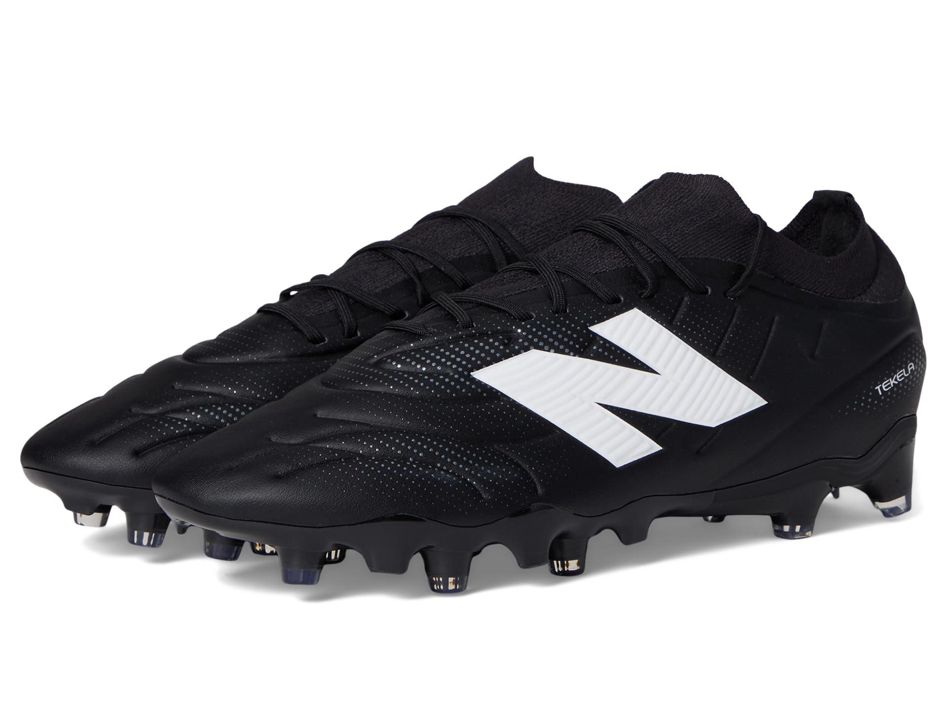 Футбольные бутсы New Balance Tekela Team Low Laced FG V5 с шнуровкой