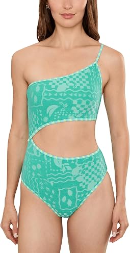 Liora One Piece