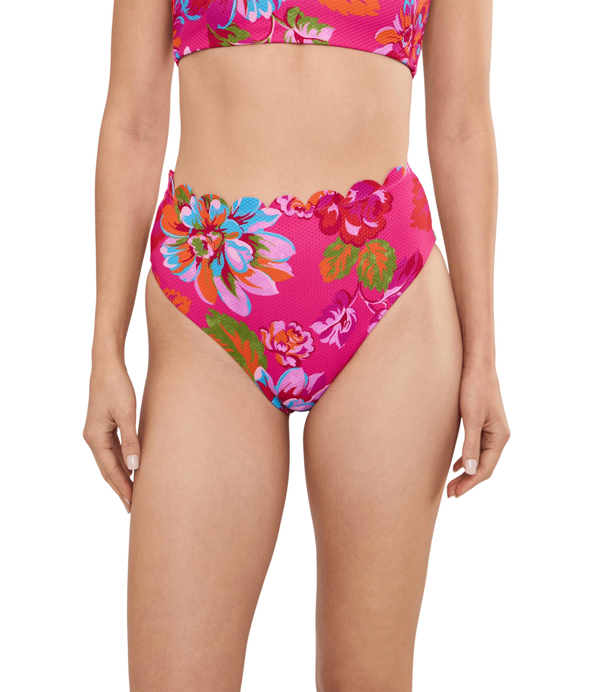 Нижняя часть Nessa Beach Riot