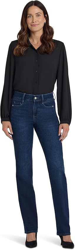 Женские джинсы Marilyn Straight Paneled Seam Detail в цвете Blacken Blue