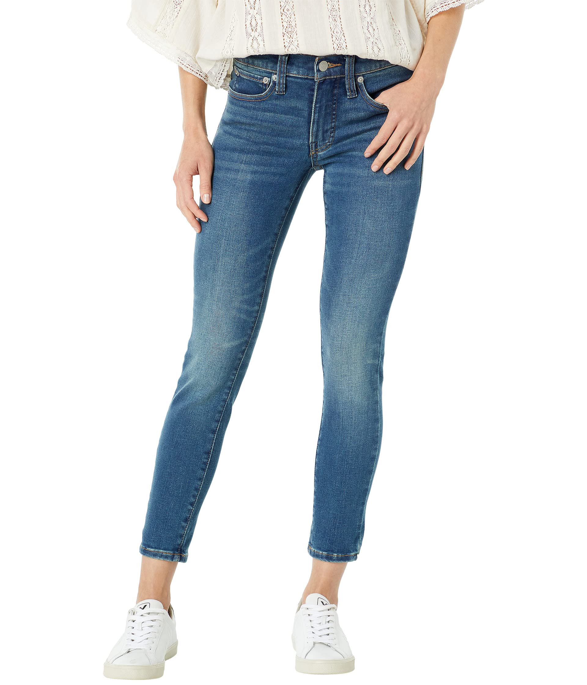 Mid-Rise Ava Skinny in Lyell