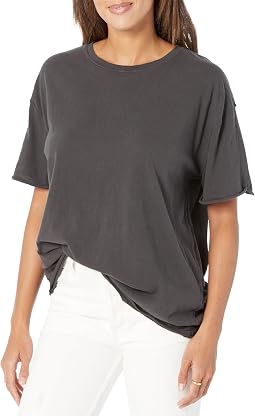 Nina Tee