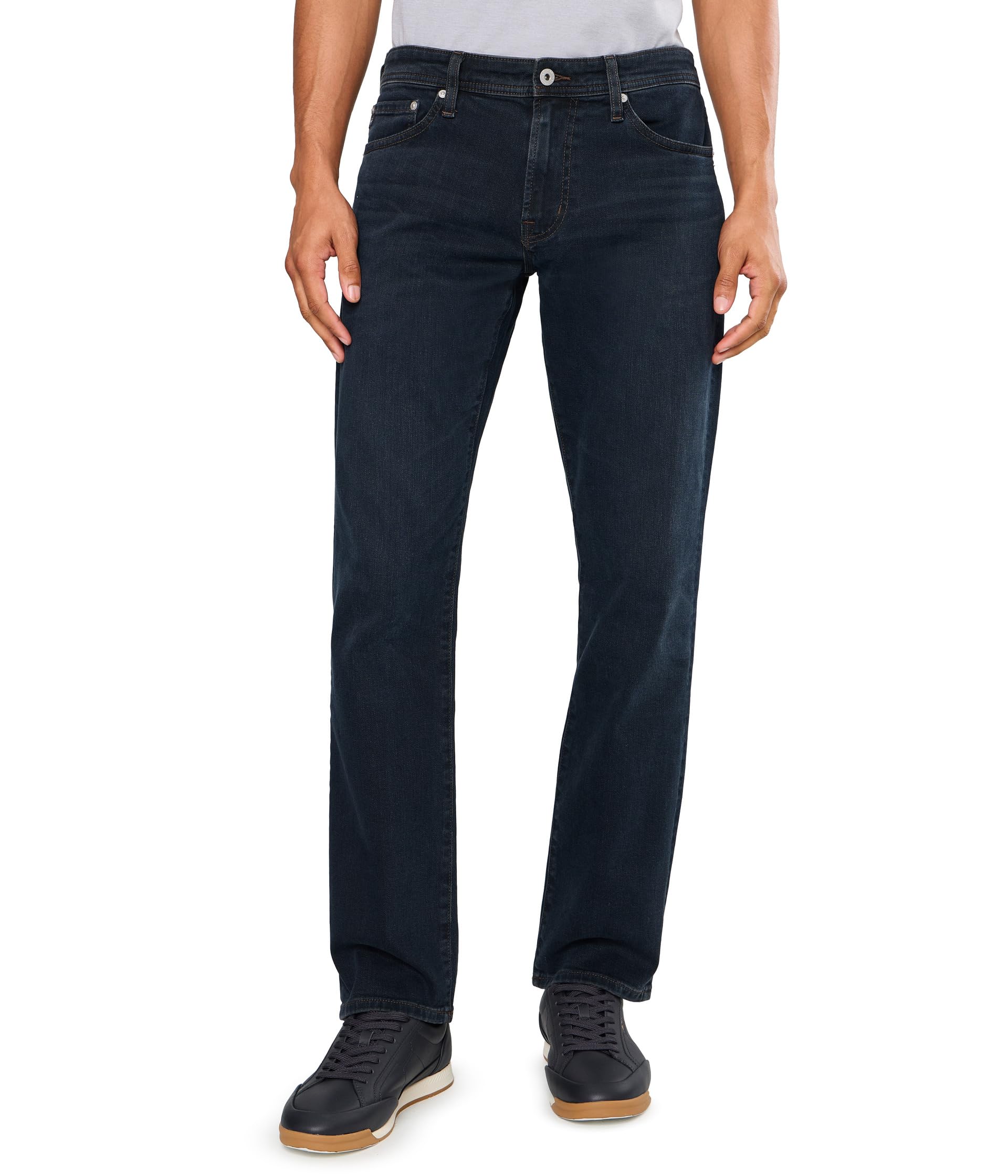 Graduate Tailored Leg Jeans in Studio