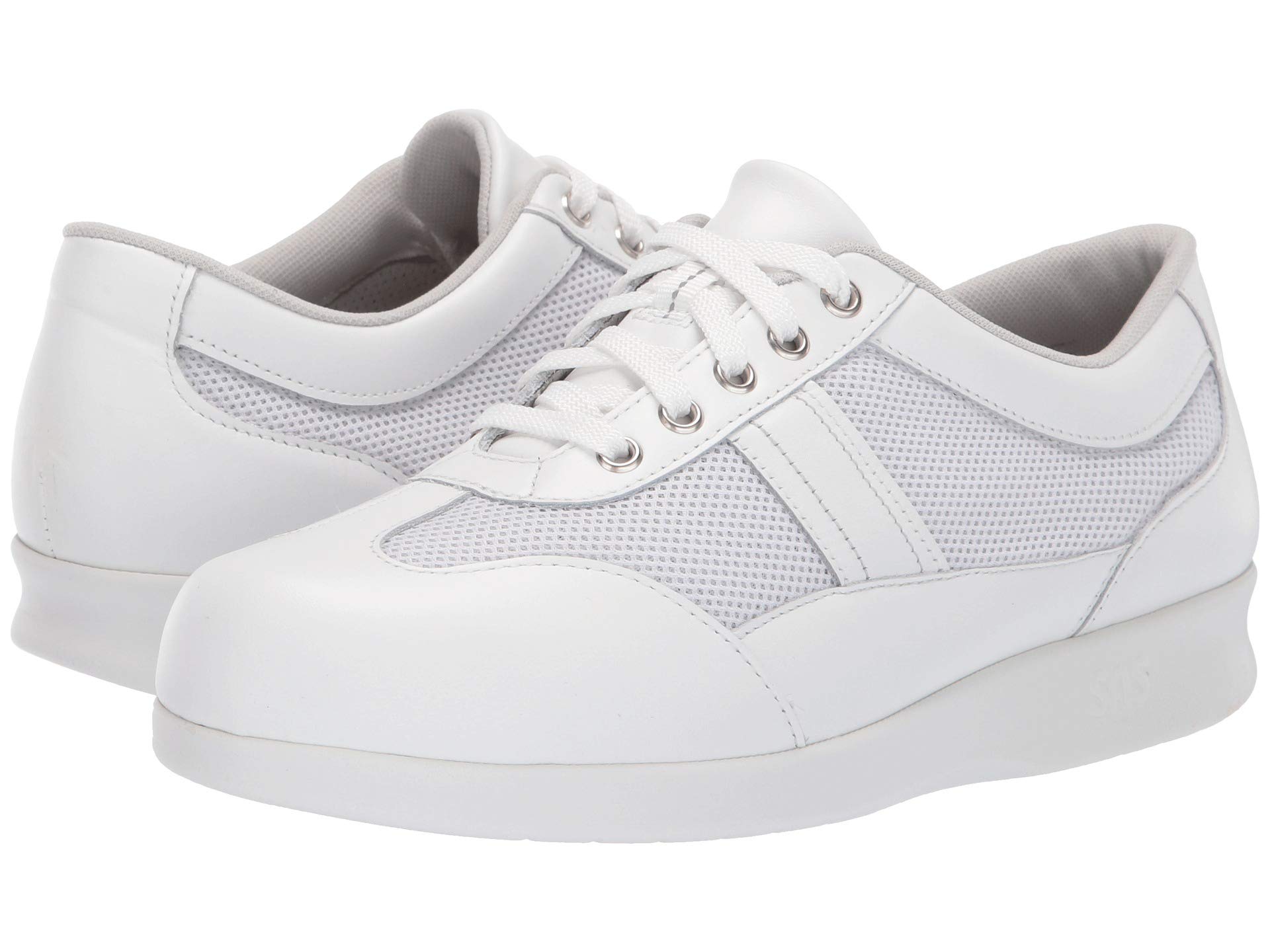 Free Time Mesh Comfort Walking Sneaker