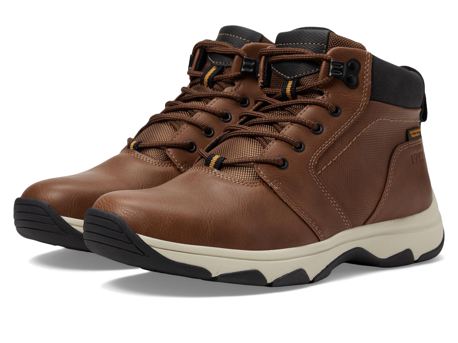 Excavate Plain Toe Chukka Boots