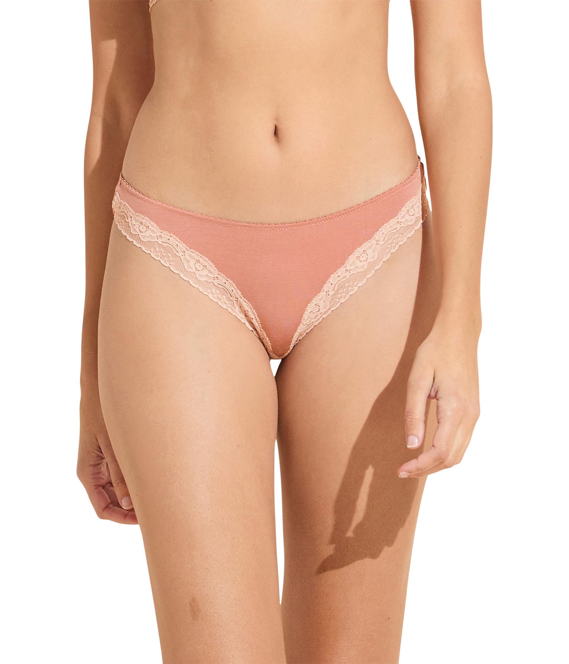 Стринги Flora Thong